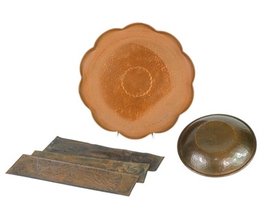 Lot 301 - A Newlyn copper scallop edge small tray.