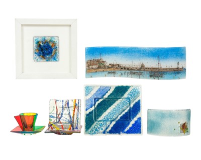 Lot 370 - A collection of decorative fused glass.