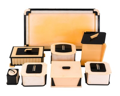 Lot 122 - An Art Deco Bakelite dressing table set