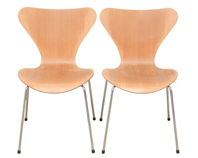 Lot 189 - Arne Jacobsen for Fritz Hansen, a pair of Butterfly chairs.