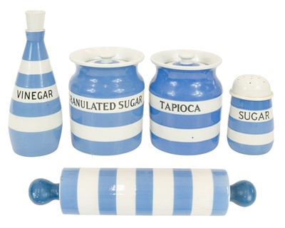 Lot 270 - Five pieces of circa 1950s T.G.Green blue and white Cornishware.