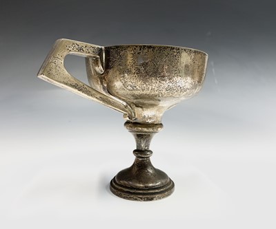Lot 77 - A silver trophy cup. 8.3oz