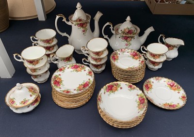 Lot 881 - A Royal Albert 'Old Country Roses' design tea...