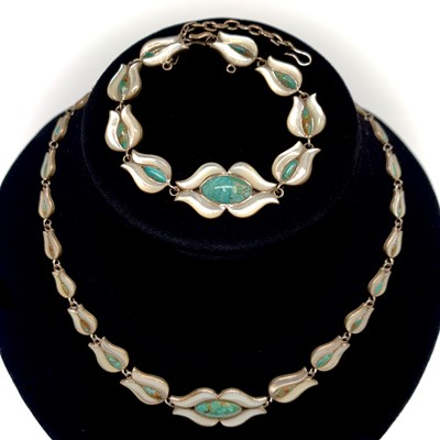 Lot 2445 - A stylish silver 1950s inspired necklace with...