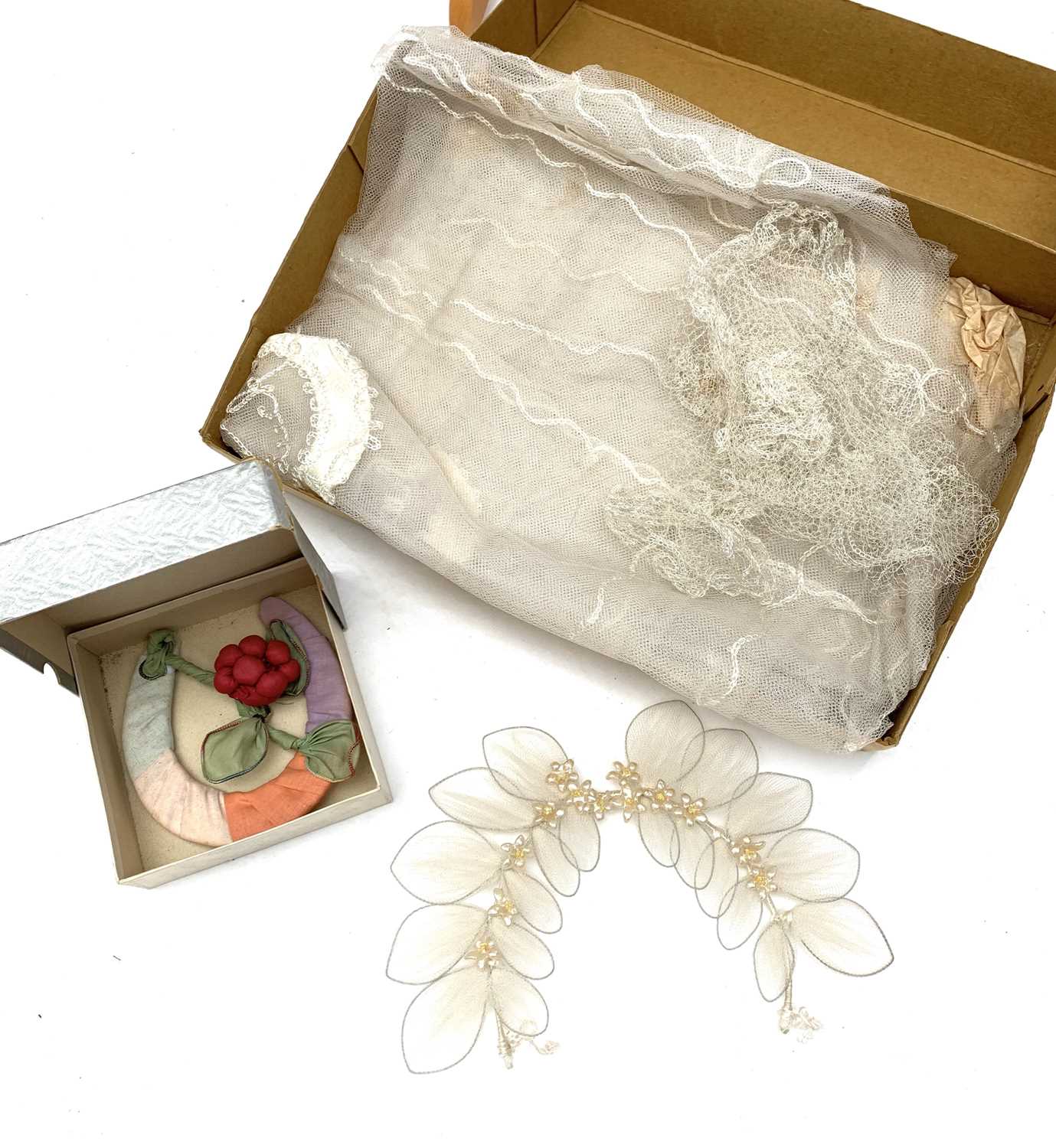 Lot 2857 - Original 1950’s boxed wedding veil, headdress...