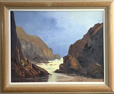 Lot 15 - Mary WASTIE (1935) Kynance Cove Oil on canvas...