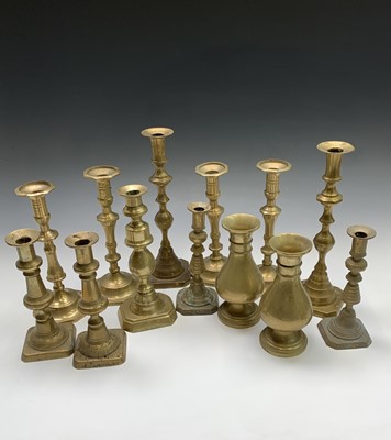 Lot 668 - An assortment of Victorian and later brass...