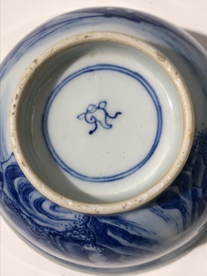 Lot 83 - A Chinese blue and white porcelain bowl, 17th...