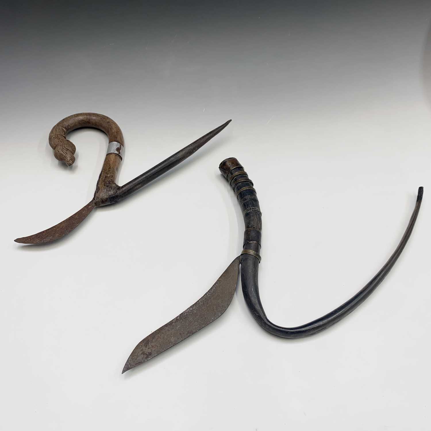 Lot 261 - A Chinese rice scythe, with a buffalo horn...