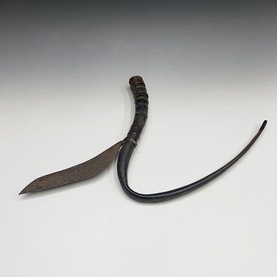 Lot 261 - A Chinese rice scythe, with a buffalo horn...