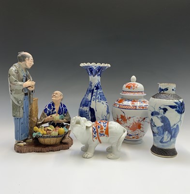 Lot 904 - A Chinese crackleglaze blue and white vase,...