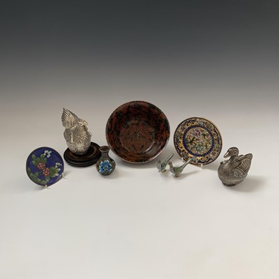 Lot 205 - Five Chinese and Japanese cloisonne items to...