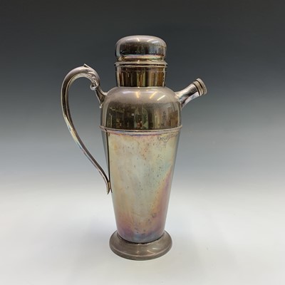 Lot 188 - An Oneida silver plated cocktail shaker....