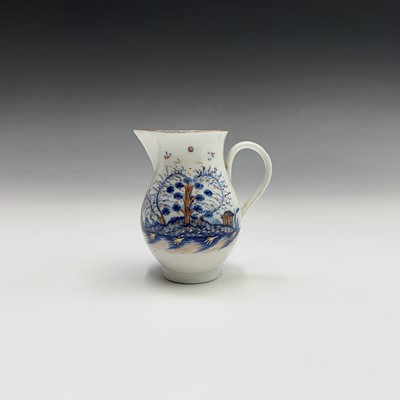 Lot 851 - A Lowestoft porcelain sparrow beak cream jug,...