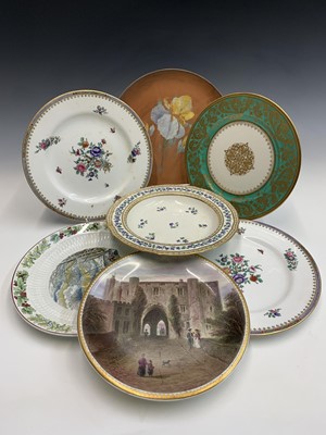 Lot 874 - A Derby porcelain plate, early 19th century,...