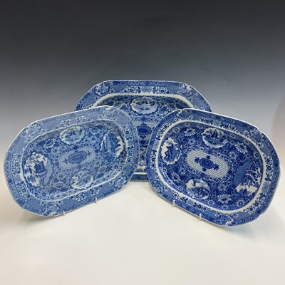 Lot 940 - A Herculaneum blue and white pearlware platter,...