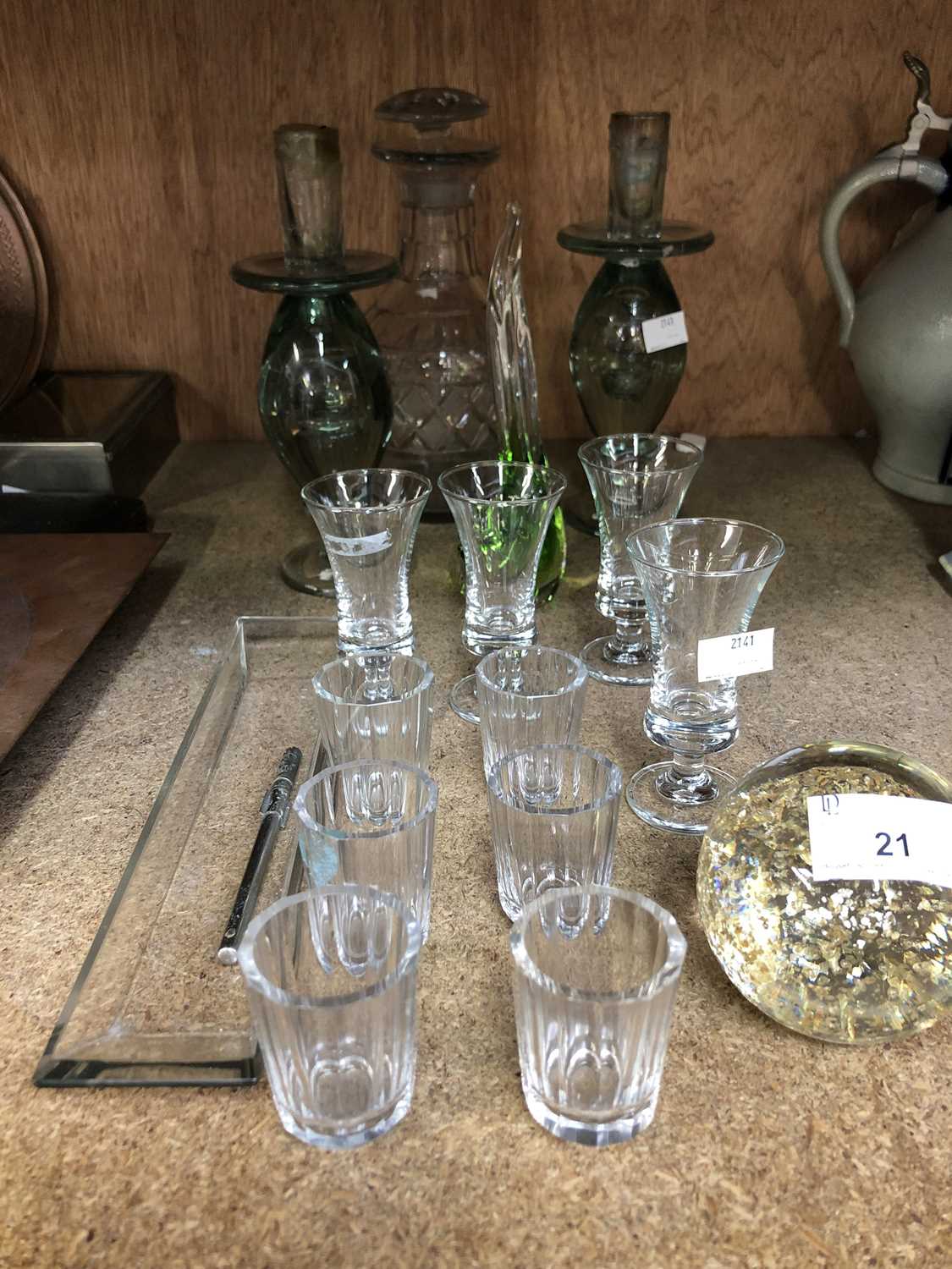 Lot 21 - Glassware. including ngwena glass candlesticks...