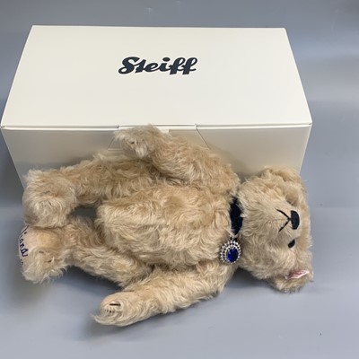 Lot 562 - Teddy Bear - Boxed Steiff growler. Mohair...