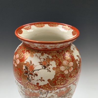 Lot 96 - A Japanese kutani porcelain vase, 19th century,...