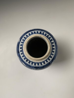 Lot 76 - A Chinese blue and white prunus pattern jar,...