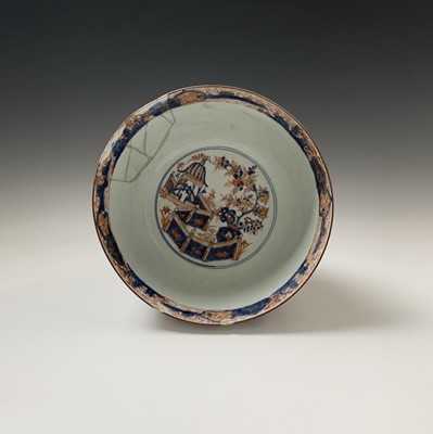 Lot 47 - A Chinese blue and white porcelain bowl, 18th...