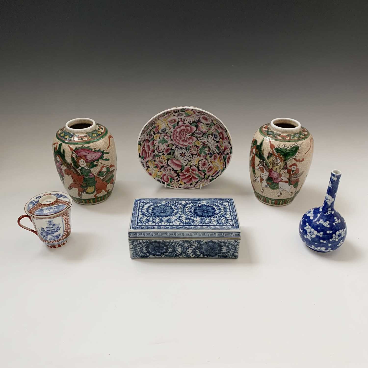 Lot 44 - Miscellanous ceramics to include a pair of...
