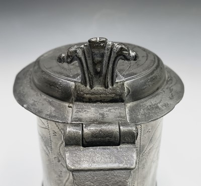 Lot 542 - A Stuart pewter tankard by Samuel Booth of...