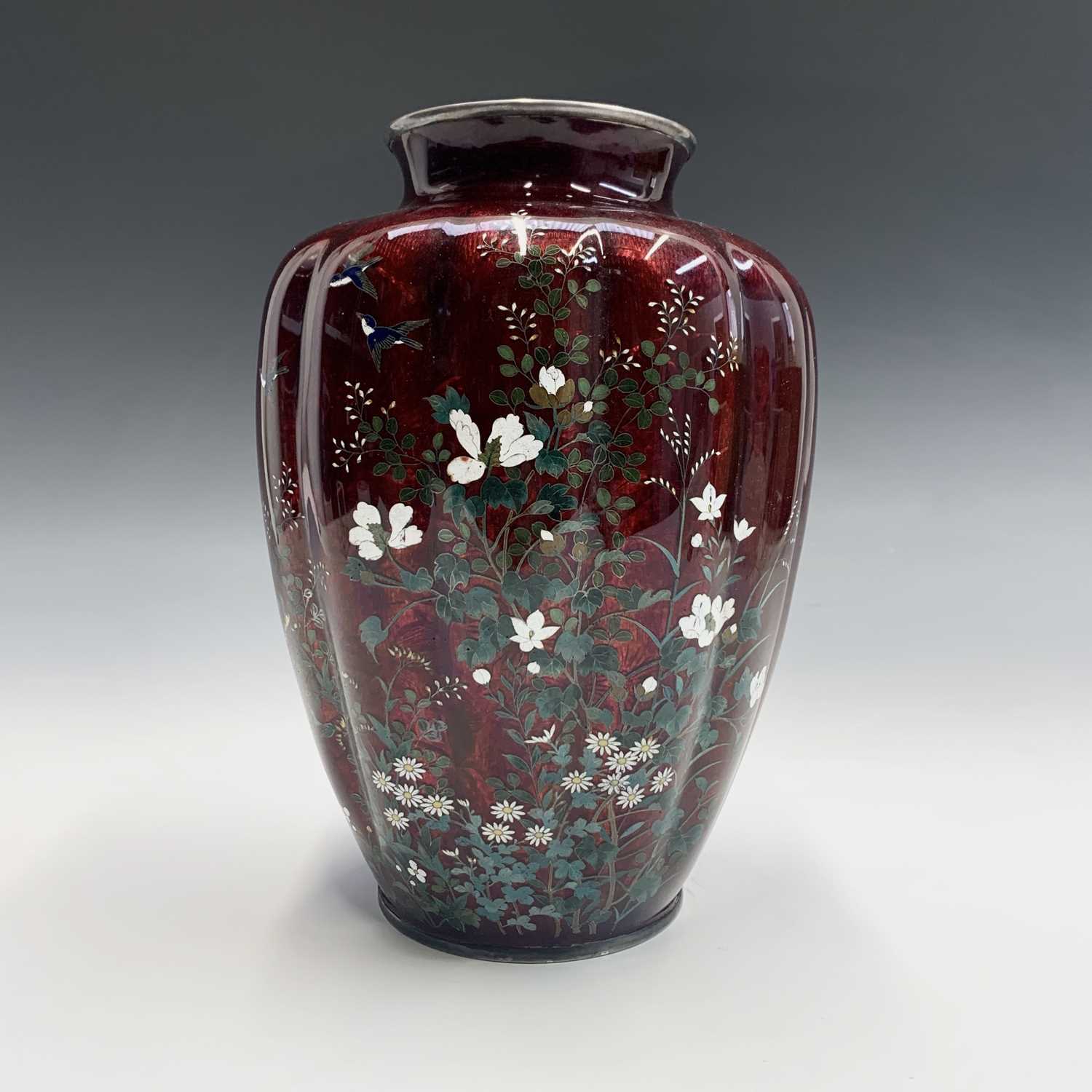 Lot 60 - A large Japanese ginbari vase, Hiyashi Kodenji,...