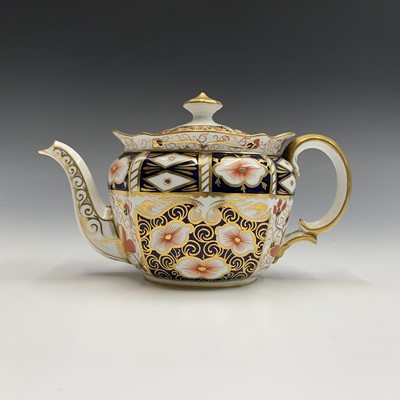 Lot 1011 - A Royal Crown Derby part tea service in the...