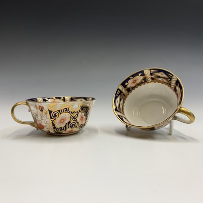Lot 1011 - A Royal Crown Derby part tea service in the...