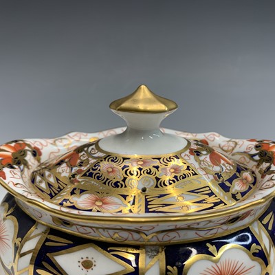 Lot 1011 - A Royal Crown Derby part tea service in the...