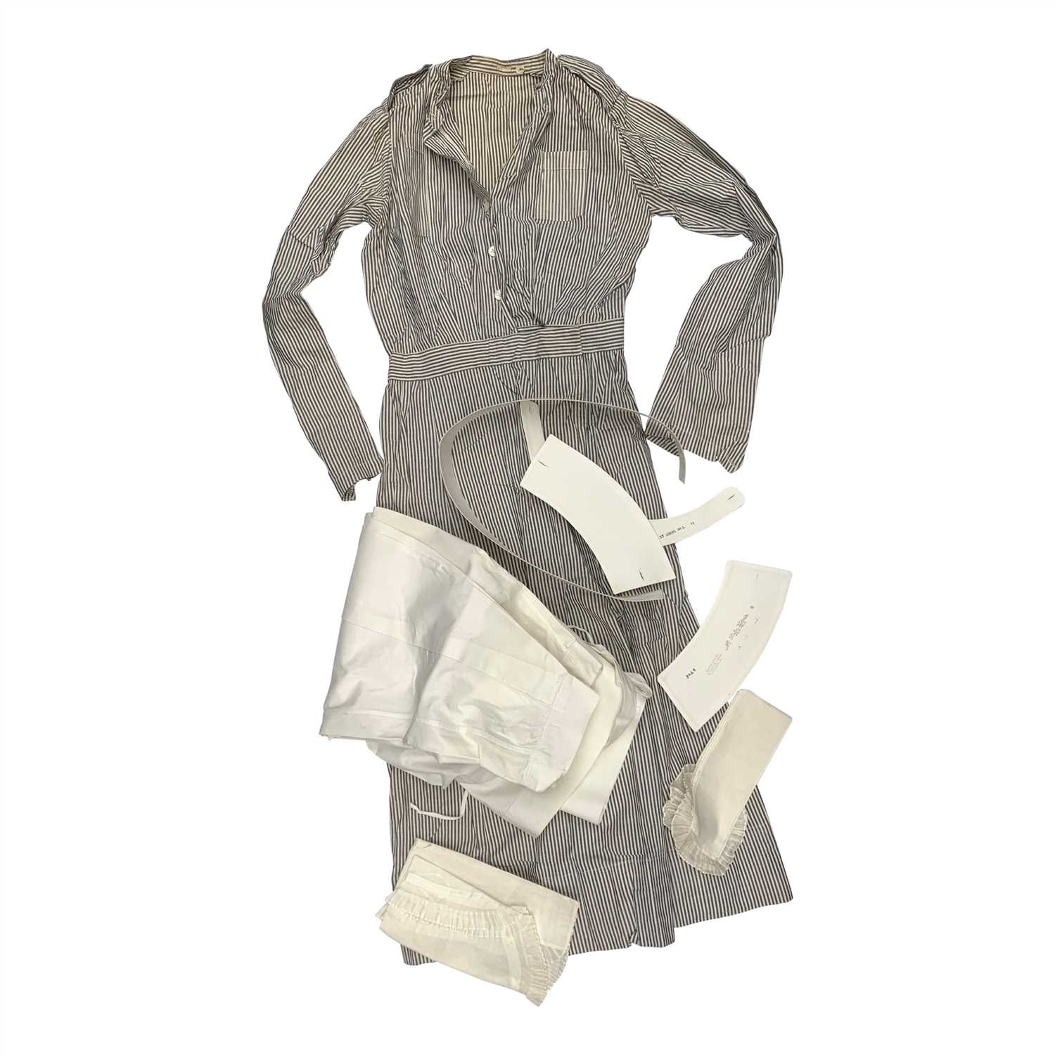 Lot 3206 - A St Johns Ambulance nurse's uniform, circa...