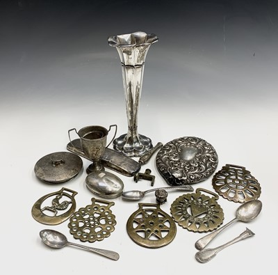 Lot 161 - Scrap silver and horse brasses etc, including...