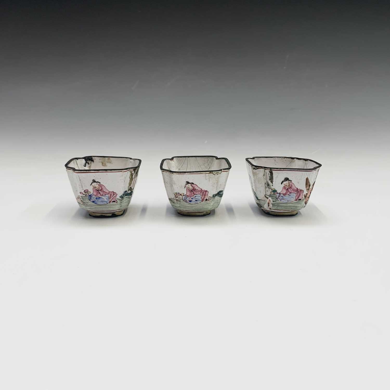 Lot 39 - A set of three Chinese enamel famille rose...