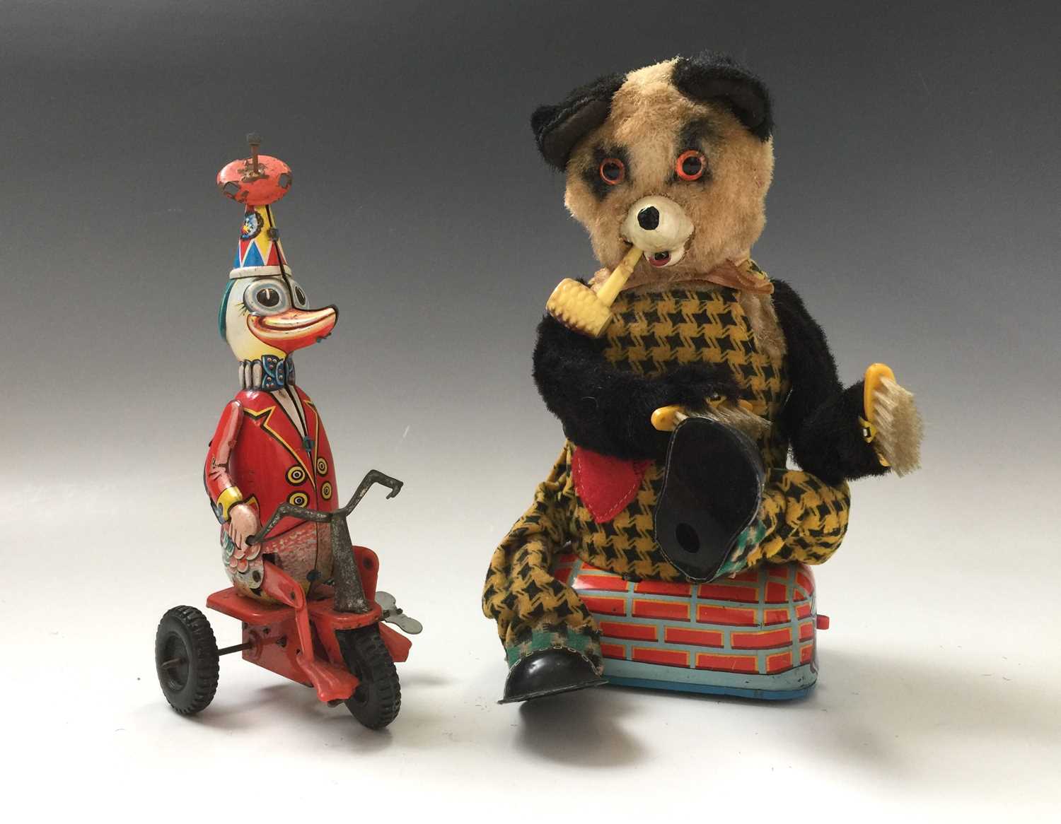 Ancien réveil mécanique animé Panda Shangai fonctionne 1960 Ancien réveil mécanique animé Panda Shangai fonctionne 1960