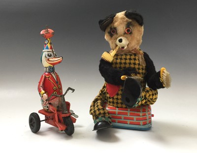 Lot 613 - Tinplate 1950s/1960s Toys. Lot comprises a...