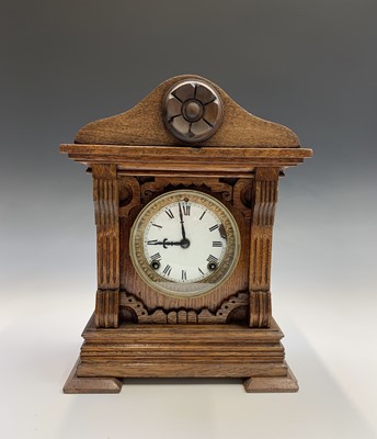 Lot 2917 - A late Victorian oak cased mantel clock, with...