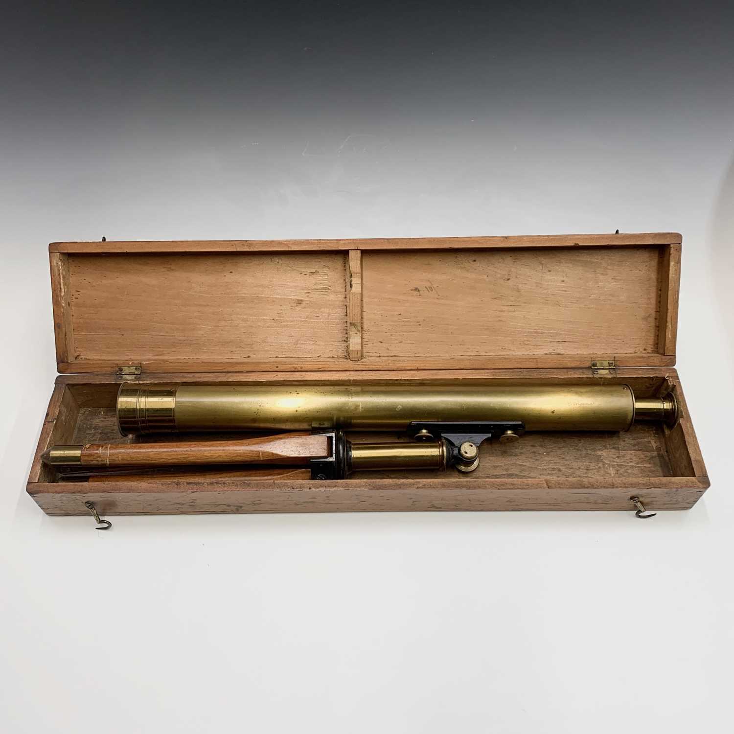 Lot 476 - A brass telescope, circa 1900, complete with...