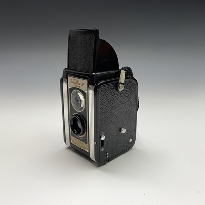 Lot 468 - A Voigtlander Brilliant camera and case,...