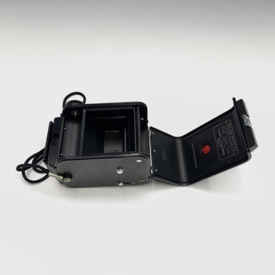 Lot 468 - A Voigtlander Brilliant camera and case,...