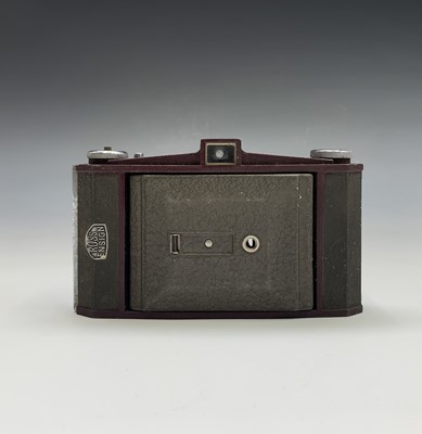 Lot 468 - A Voigtlander Brilliant camera and case,...