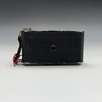Lot 468 - A Voigtlander Brilliant camera and case,...