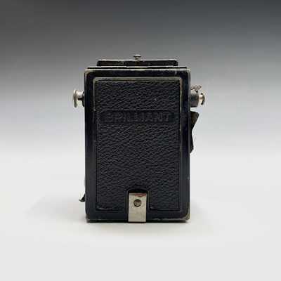 Lot 468 - A Voigtlander Brilliant camera and case,...