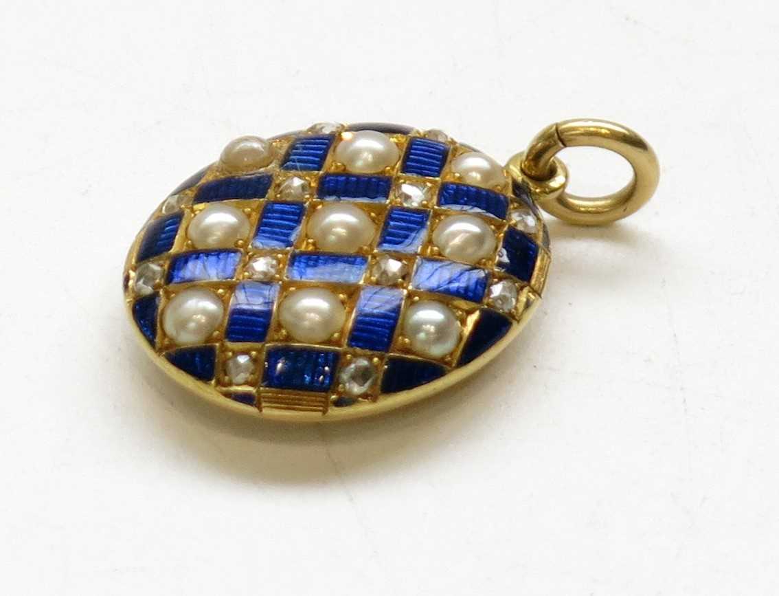 Lot 2779 - A fine high purity gold, diamond, pearl and...