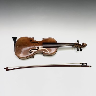 Lot 583 - A 20th century one quarter size violin with...