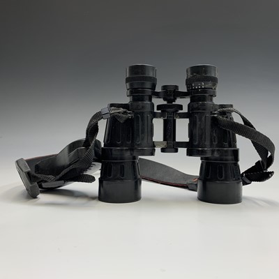 Lot 580 - A pair of Optolyth 10 X 40 Alpin binoculars,...