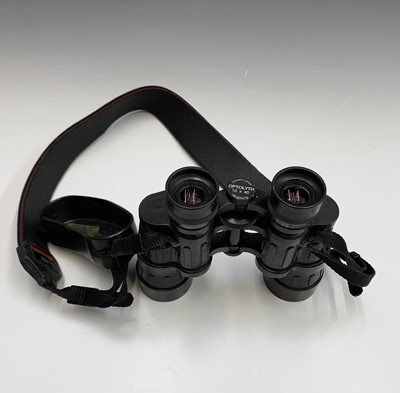 Lot 580 - A pair of Optolyth 10 X 40 Alpin binoculars,...