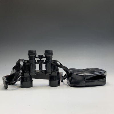 Lot 580 - A pair of Optolyth 10 X 40 Alpin binoculars,...