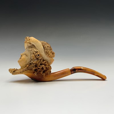 Lot 589 - A cased Meershaum pipe with amber mouth piece,...