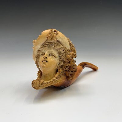 Lot 589 - A cased Meershaum pipe with amber mouth piece,...